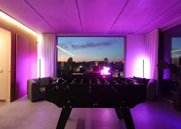 فيلة Luxury Mar With Arcade & Pool Table, Ps5