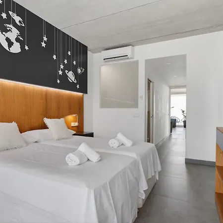 Luxury Lumina With Arcade & Pool Table, Ps5 *