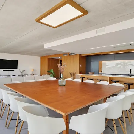 Luxury Mar With Arcade & Pool Table, Ps5