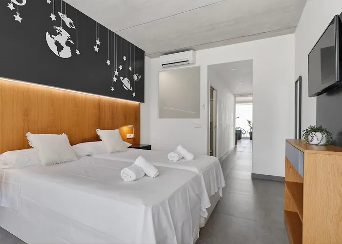 Luxury Mar With Arcade & Pool Table, Ps5 *