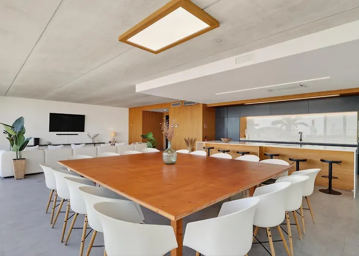 Luxury Mar With Arcade & Pool Table, Ps5