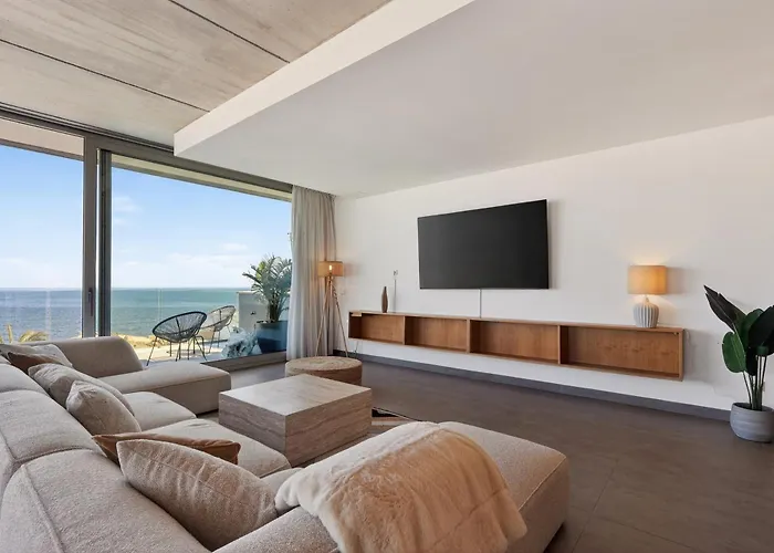 Luxury Mar With Arcade & Pool Table, Ps5 Villa *