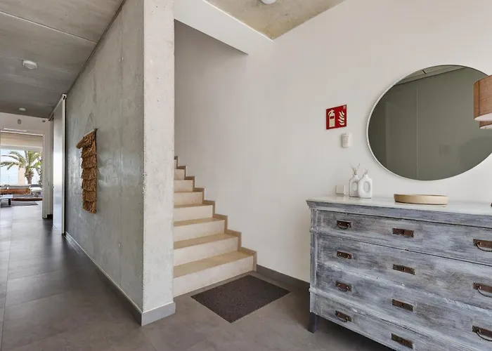 Luxury Mar With Arcade & Pool Table, Ps5 *