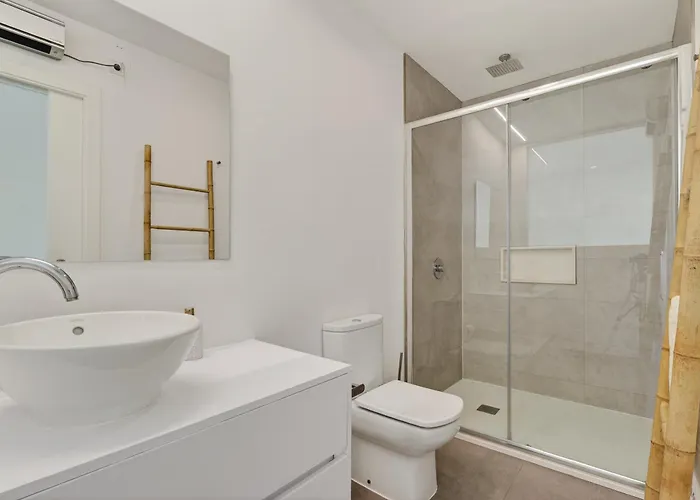 Luxury Mar With Arcade & Pool Table, Ps5 Villa